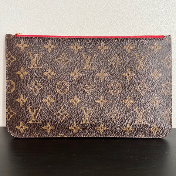 ❌SOLD❌ LOUIS VUITON MONOGRAM MM POCHETTE - Picture 1 of 10